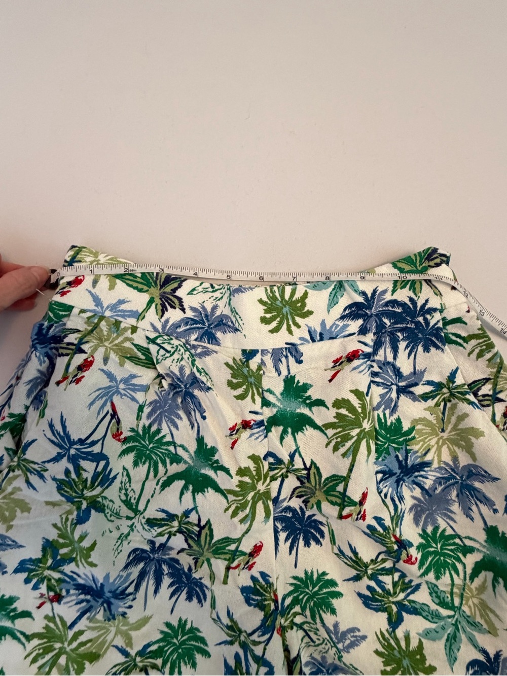 Monteau White Palm Print Linen Blend Women’s Shorts with Green & Blue Size Small - Picture 4 of 7